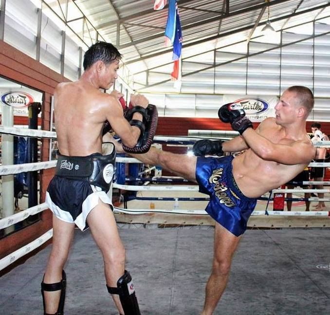 Mateusz Golsztajn walczy na zawodowym ringu w Tajlandii