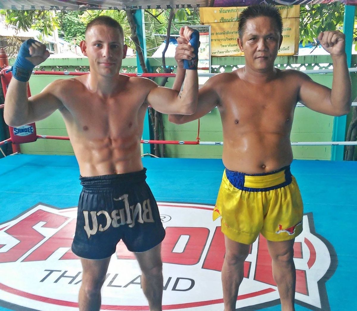 Mateusz Golsztajn walczy na zawodowym ringu w Tajlandii