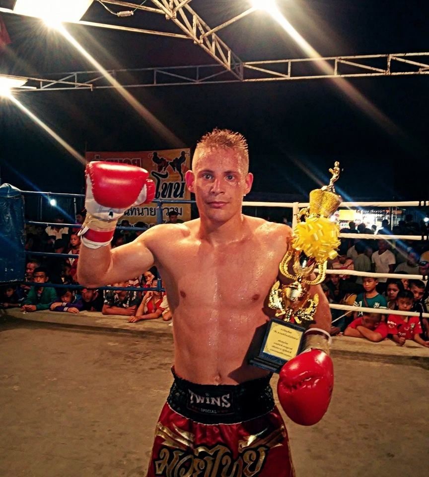 Mateusz Golsztajn walczy na zawodowym ringu w Tajlandii