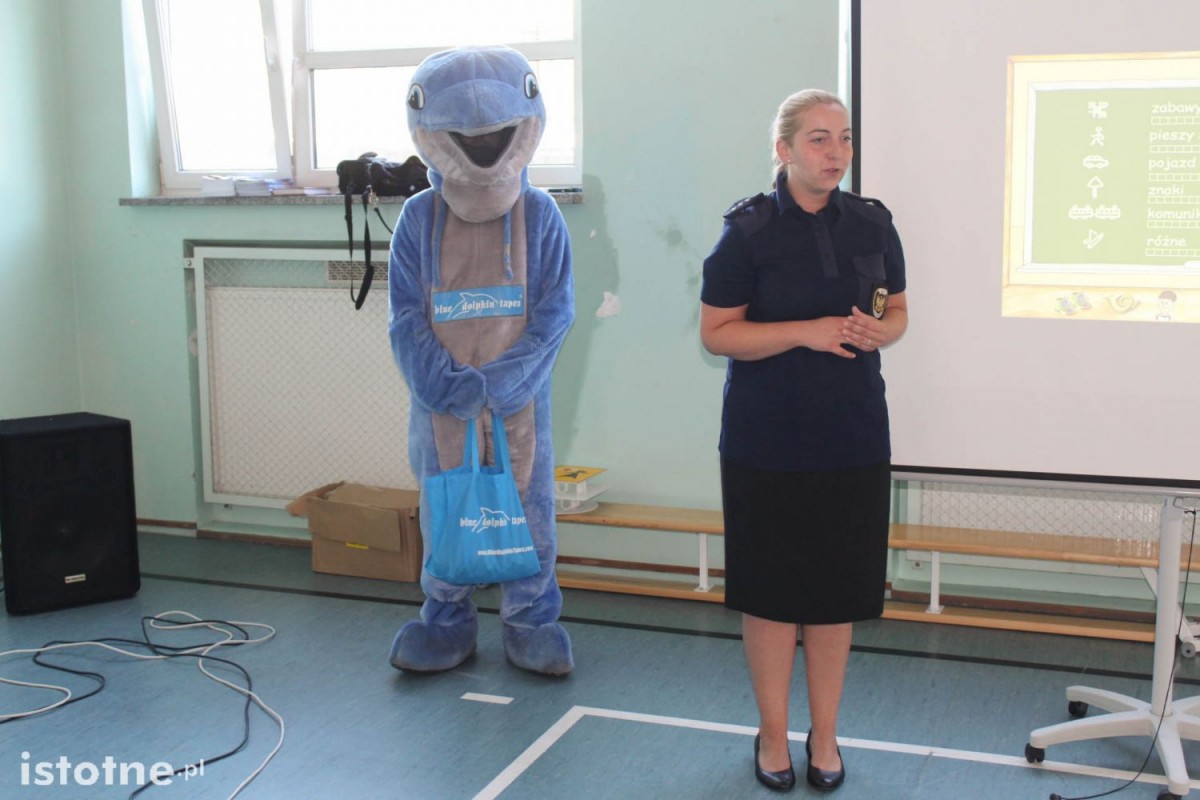 Straż miejska, mrówka i delfin z wizytą w SP nr 3