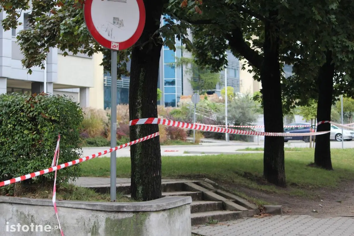 Pocisk artyleryjski znaleziono za siedzibą Powiatu