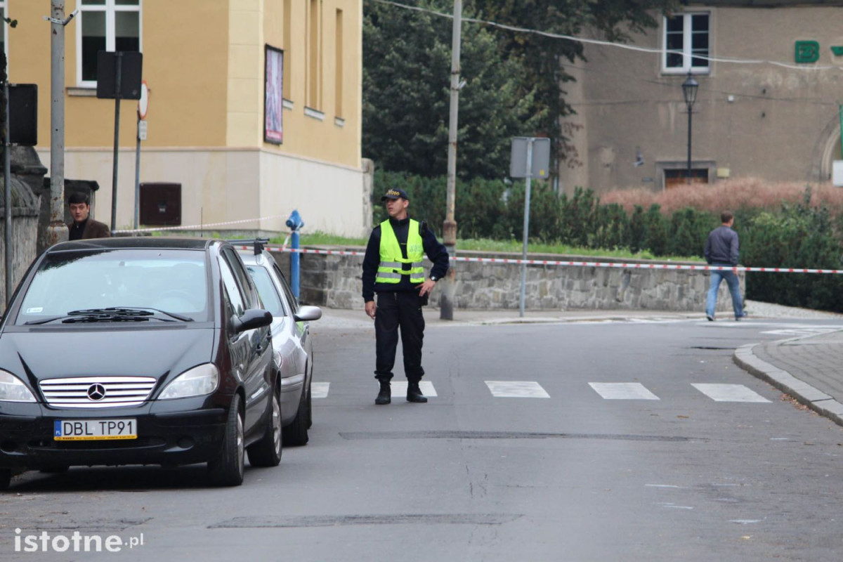 Pocisk artyleryjski znaleziono za siedzibą Powiatu