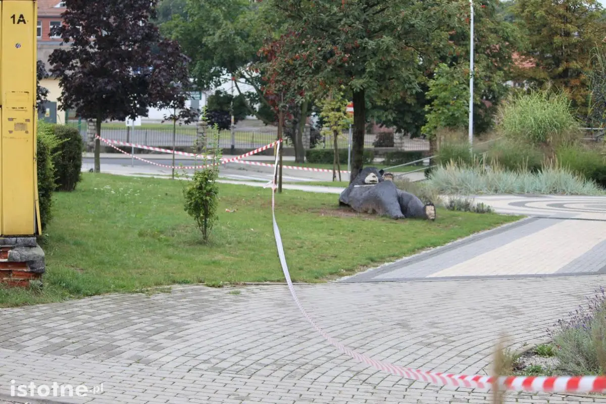 Pocisk artyleryjski znaleziono za siedzibą Powiatu