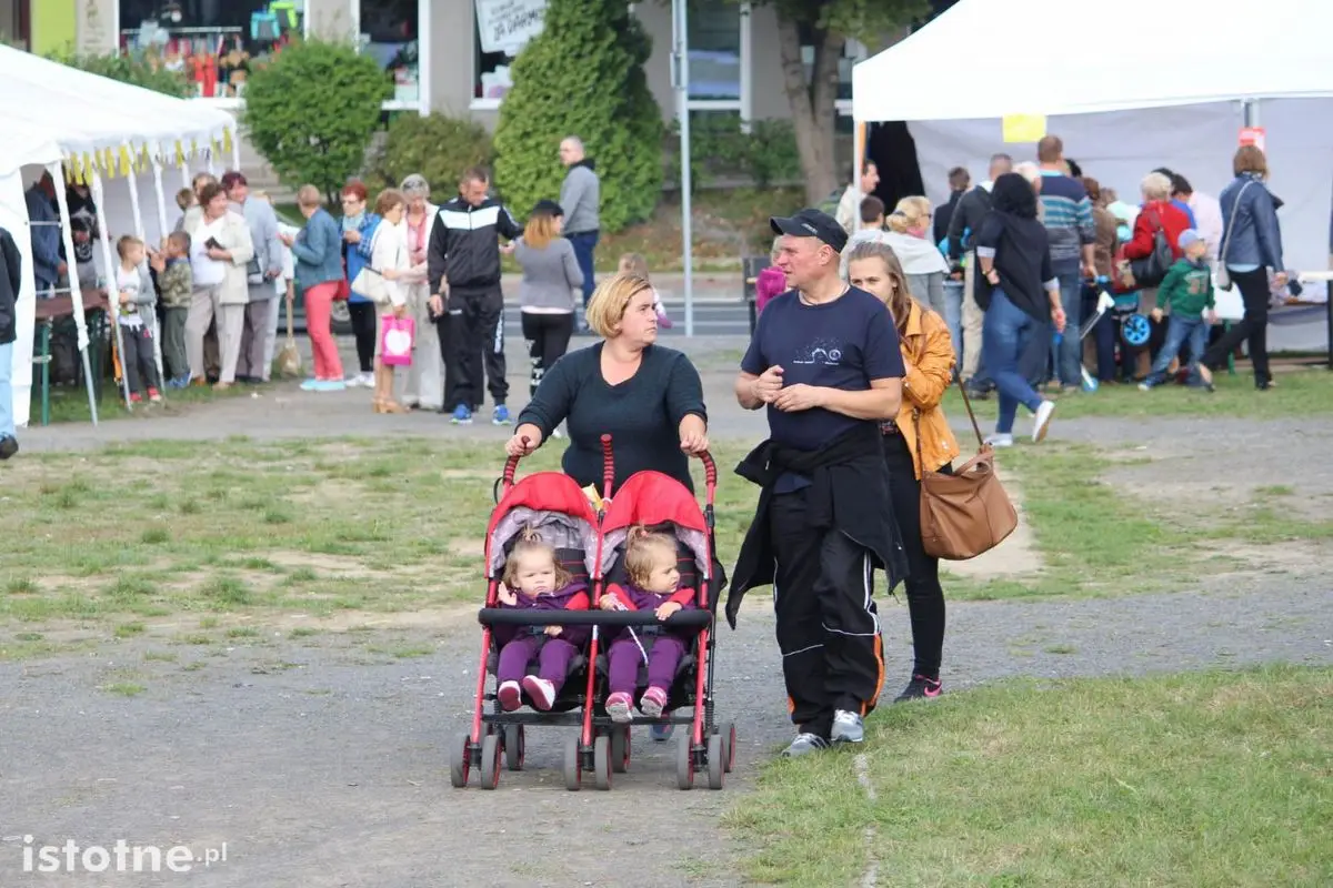 Festyn parafialny na placu ks. Popiełuszki