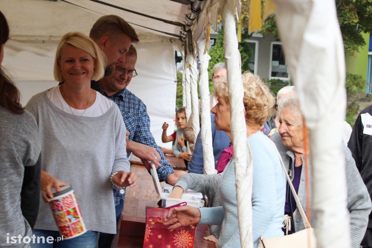 Festyn parafialny na placu ks. Popiełuszki
