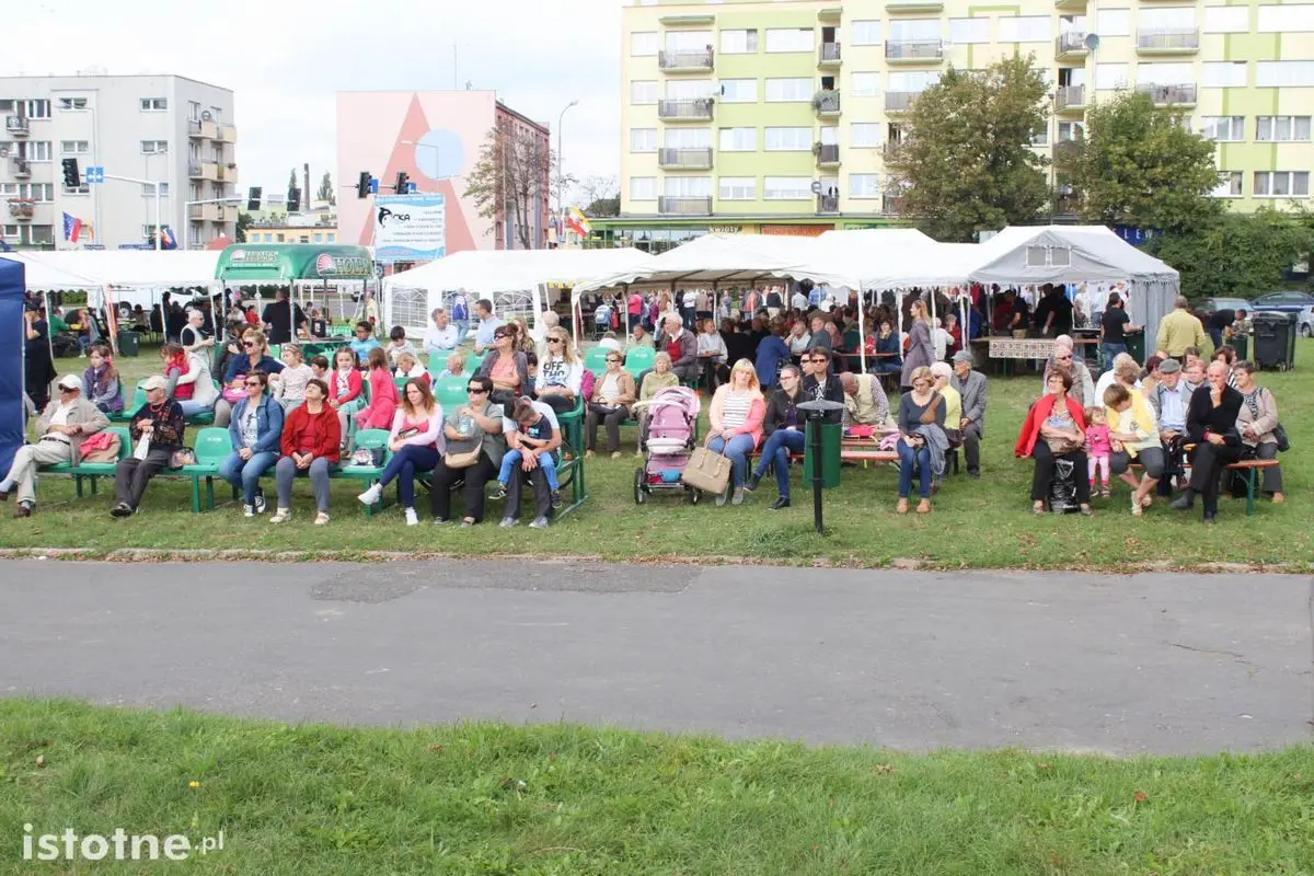 Festyn parafialny na placu ks. Popiełuszki