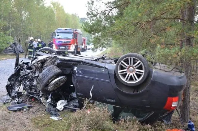 Kobieta zginęła w wypadku na drodze do Świętoszowa