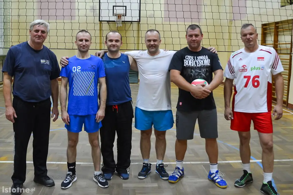 „Mechanik”: Siatkówka łączy pokolenia