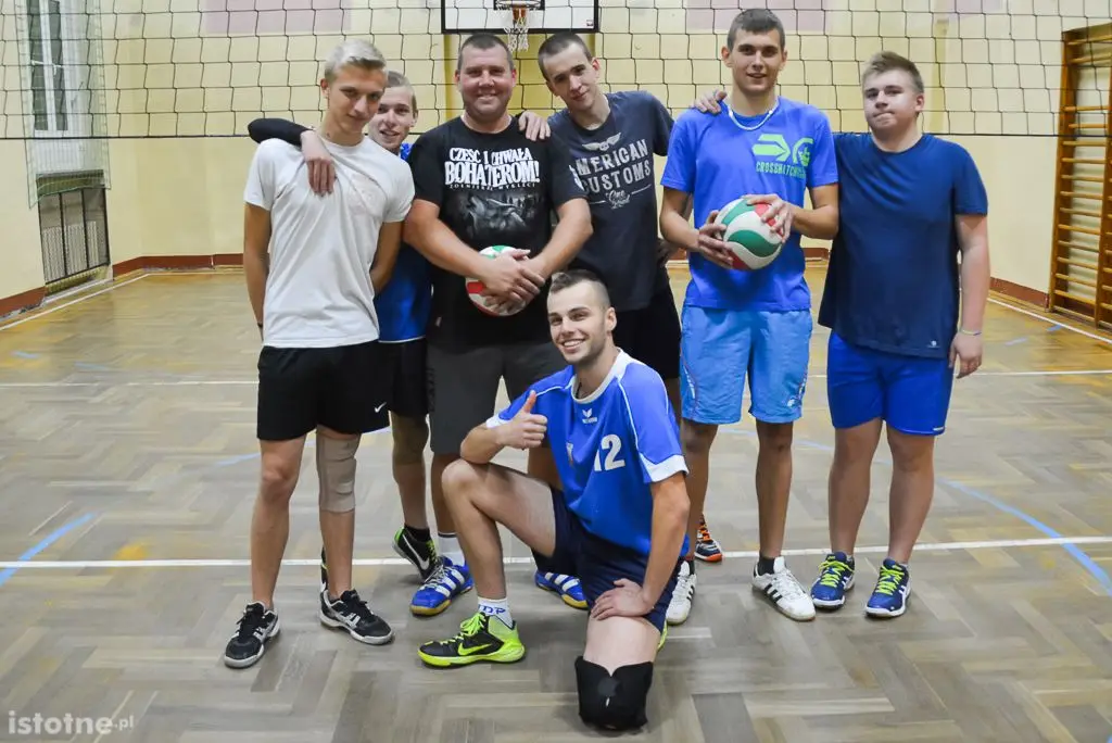 „Mechanik”: Siatkówka łączy pokolenia