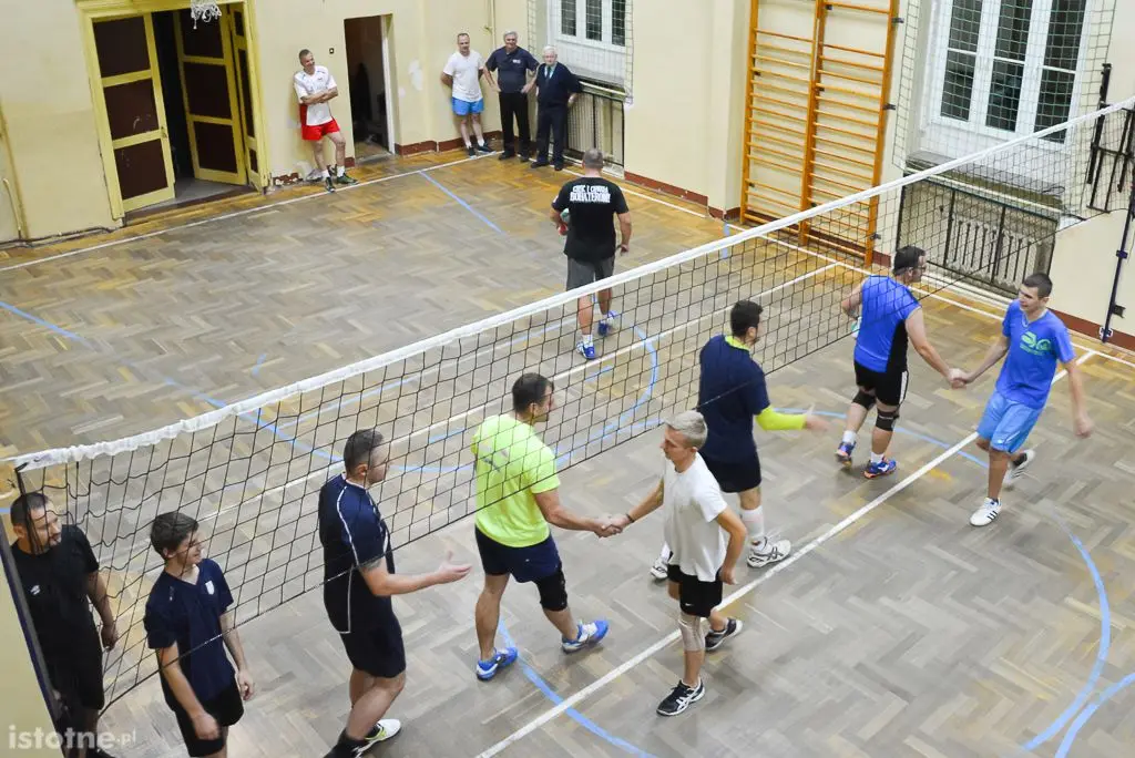 „Mechanik”: Siatkówka łączy pokolenia