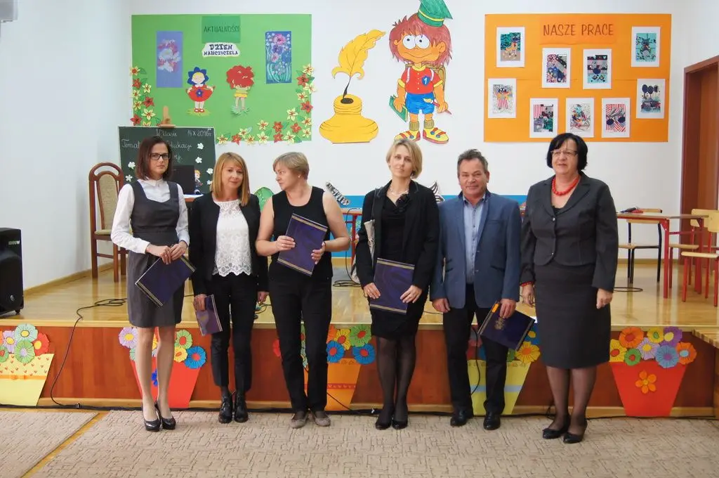 Nauczyciele podczas gali wręczenia nagród w Gminie Bolesławiec