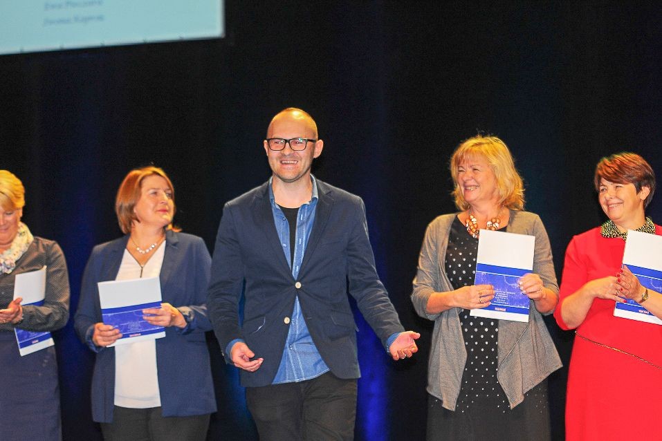 Podziękowania za codzienną pracę i rozwijanie talentów