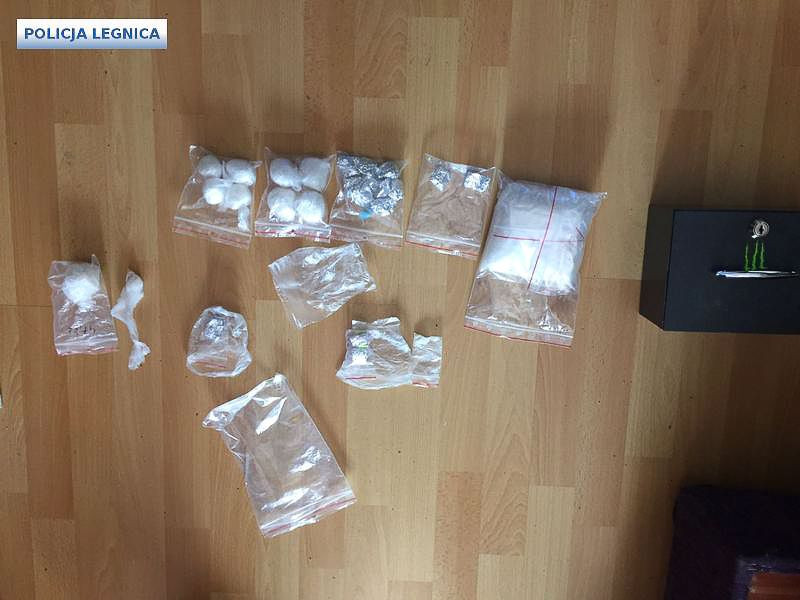 Ścigany listem gończym 32-latek wpadł z kilogramem narkotyków