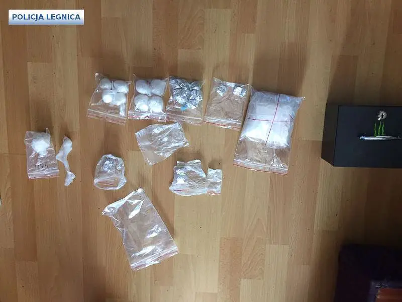 Ścigany listem gończym 32-latek wpadł z kilogramem narkotyków