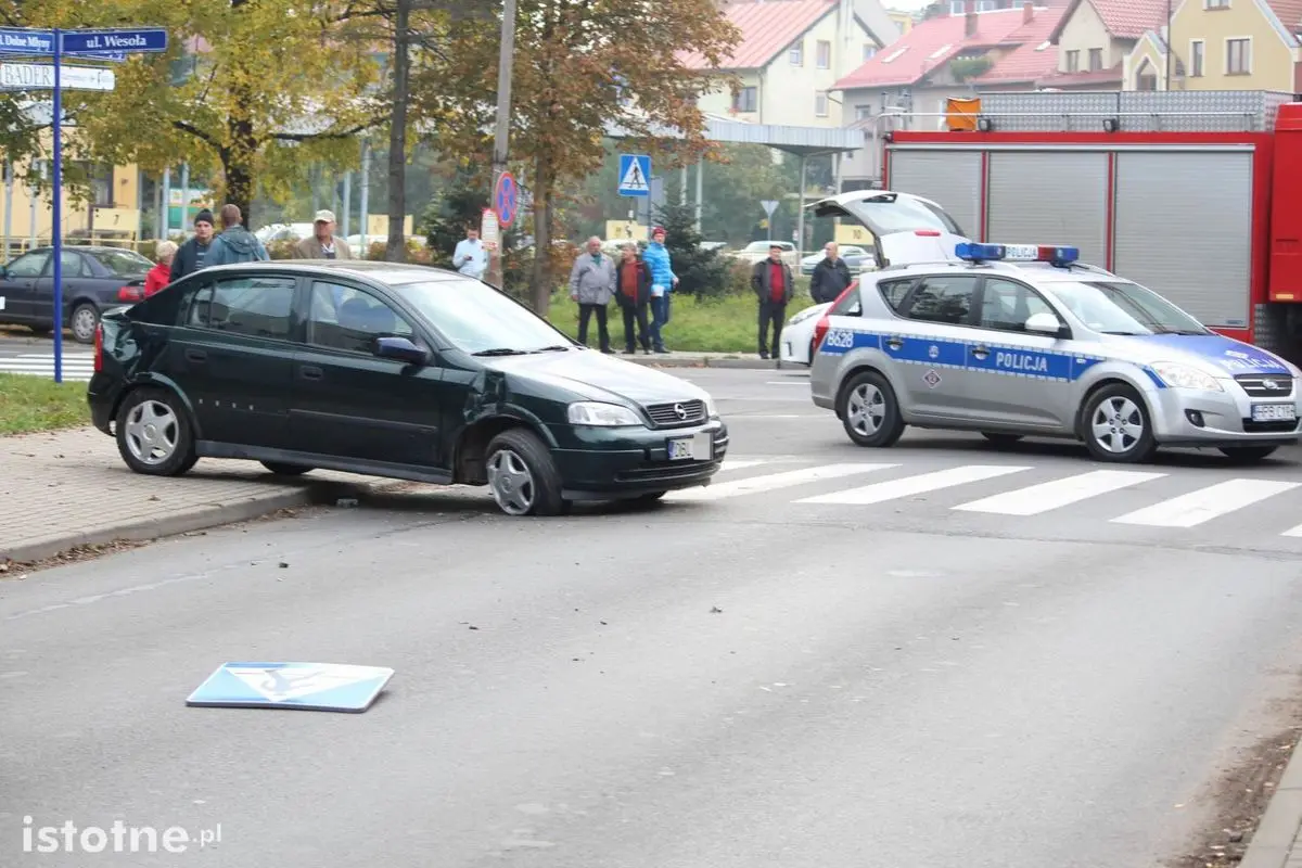 Spowodował dwie kolizje i potrącił pieszego