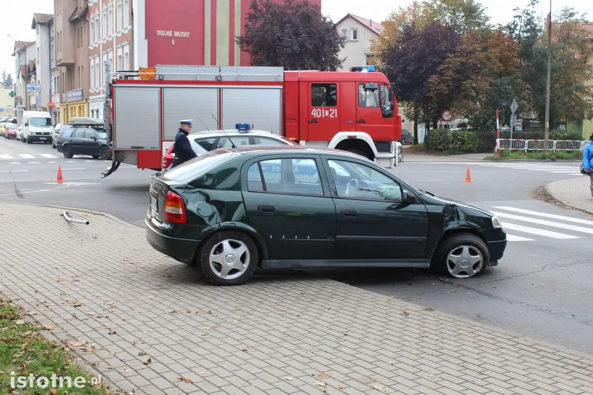 Spowodował dwie kolizje i potrącił pieszego
