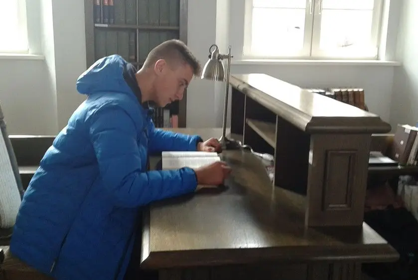 Zajęcia w czytelni na Uniwersytecie w Wilnie