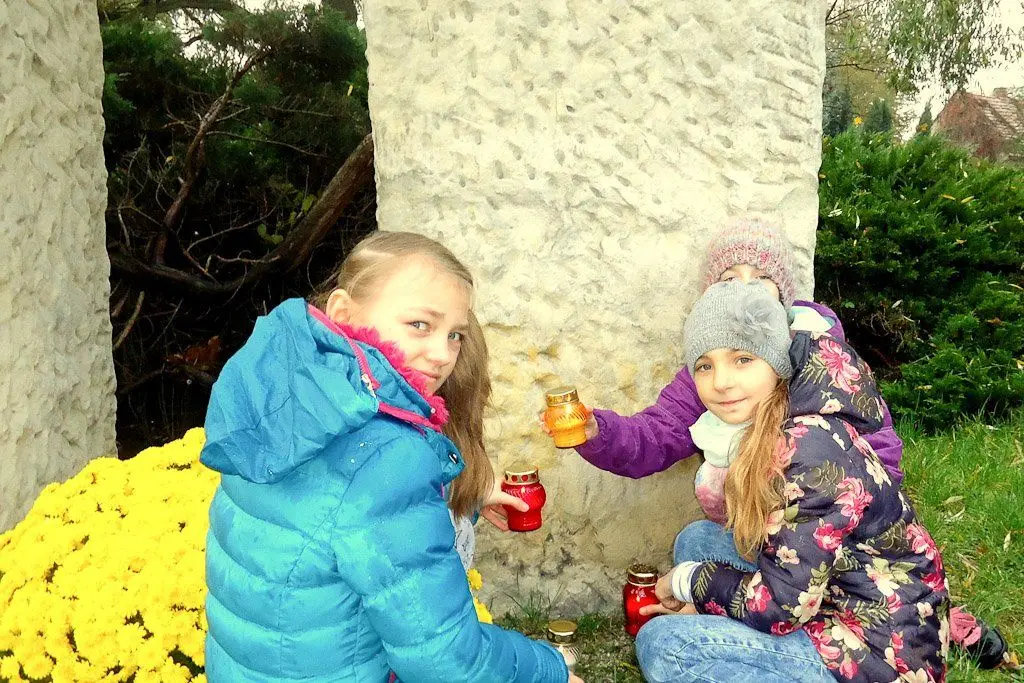 Uczniowie Szkoły Podstawowej nr 3 oddali hołd bohaterom