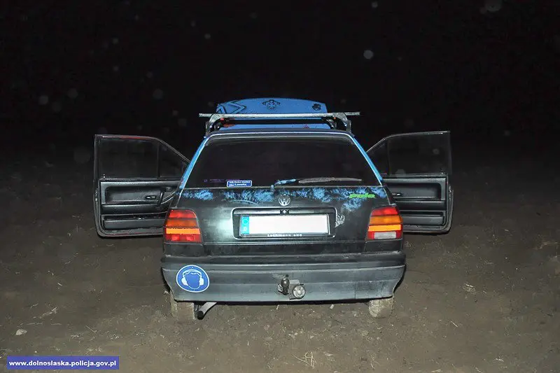 Uciekał przed policją ukradzionym w Niemczech VW. Seryjny złodziej zatrzymany