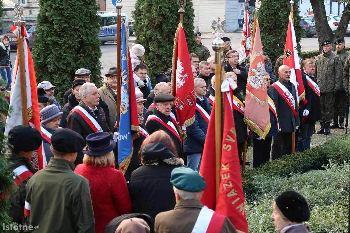 Uroczystość odsłonięcie tablicy smoleńskiej