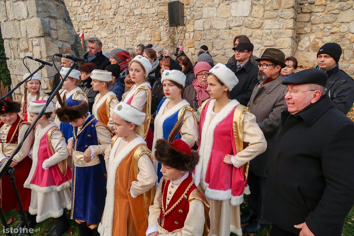 Uroczystość odsłonięcie tablicy smoleńskiej