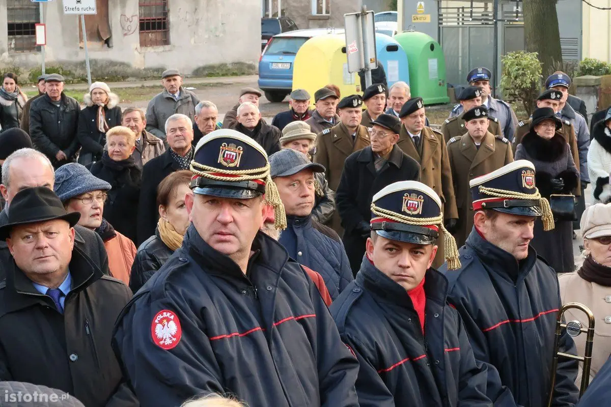 Uroczystość odsłonięcie tablicy smoleńskiej