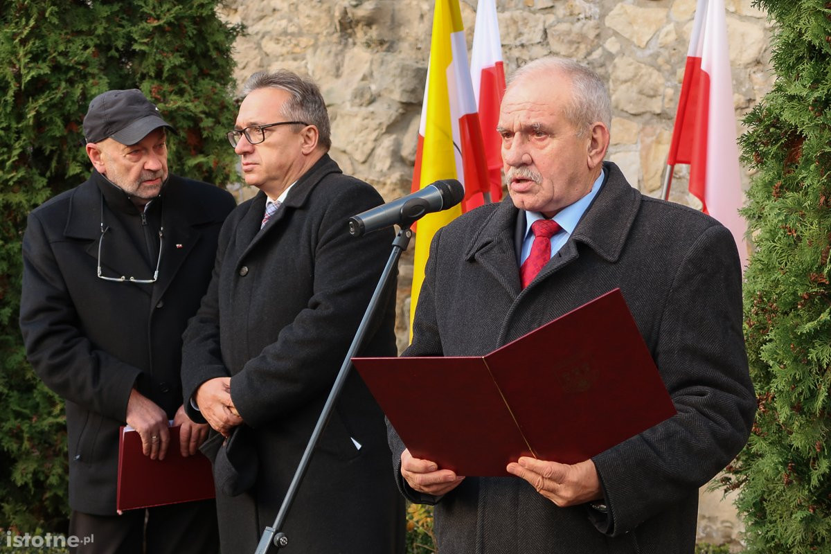 Uroczystość odsłonięcie tablicy smoleńskiej