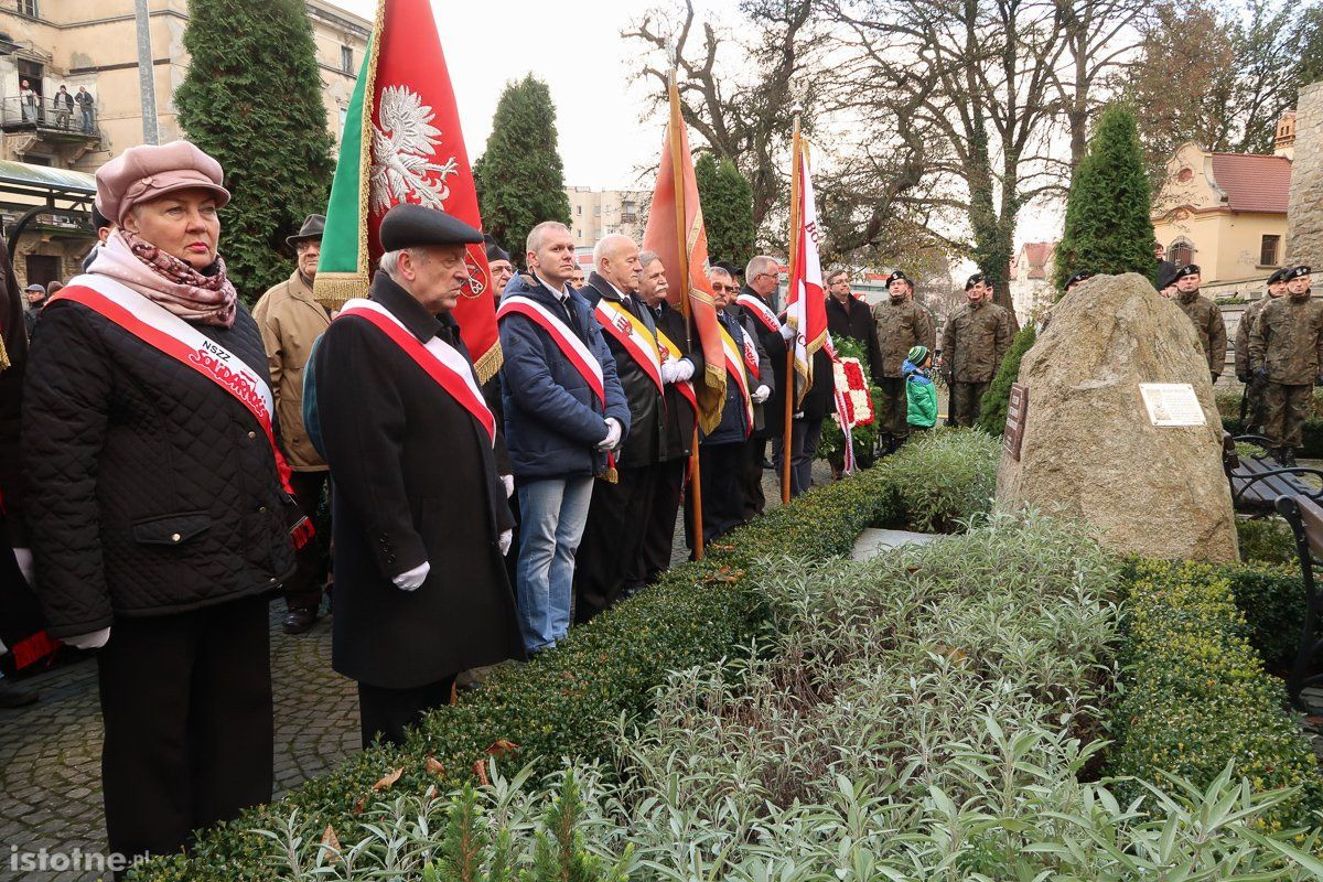 Uroczystość odsłonięcie tablicy smoleńskiej
