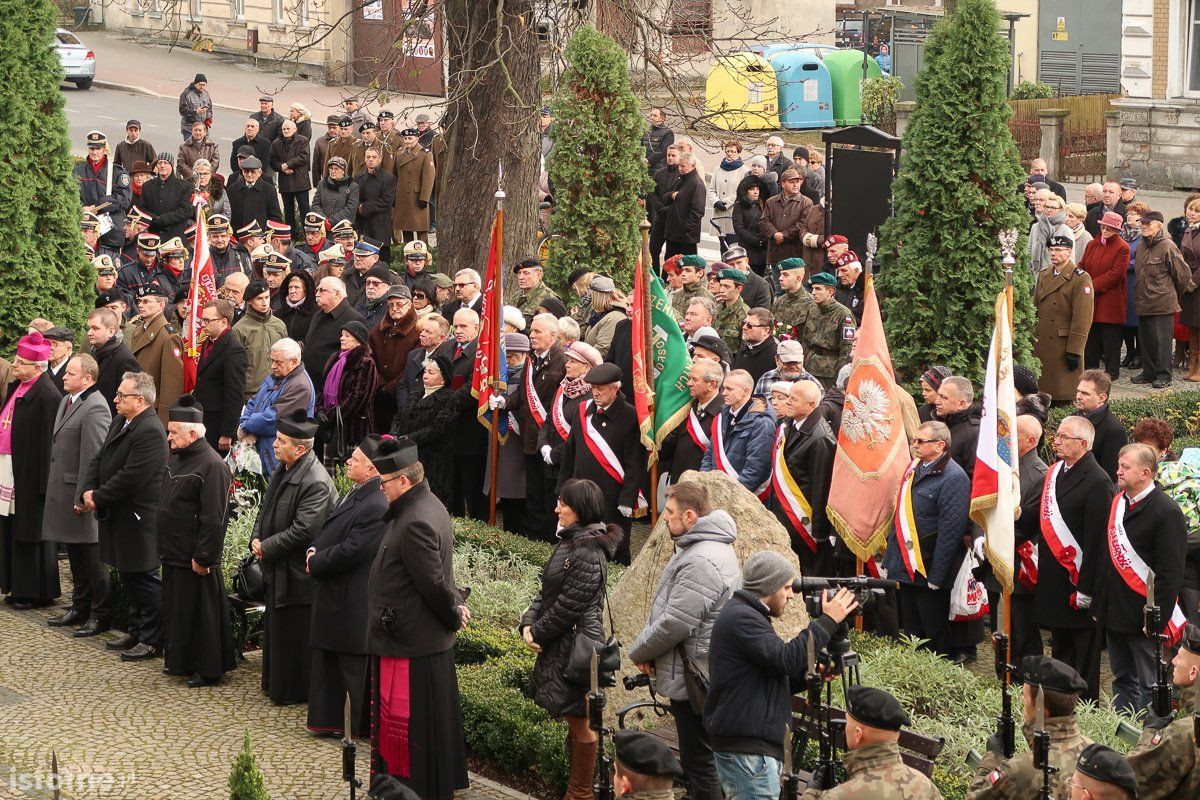 Uroczystość odsłonięcie tablicy smoleńskiej