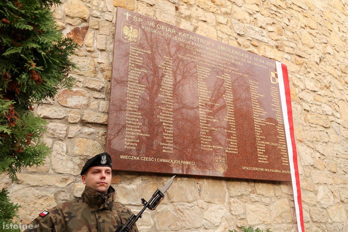 Uroczystość odsłonięcie tablicy smoleńskiej