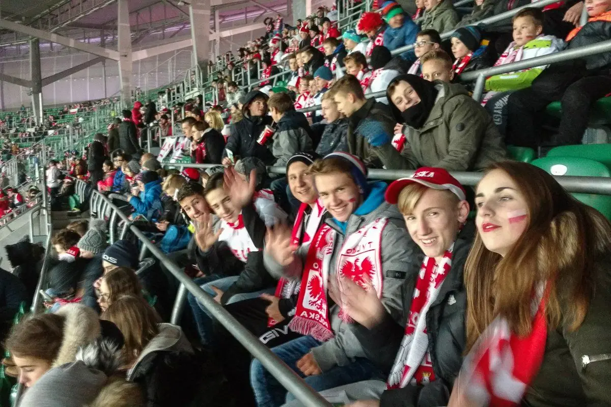 Dzieciaki z gminy Warta Bolesławiecka kibicowały Orłom Nawałki