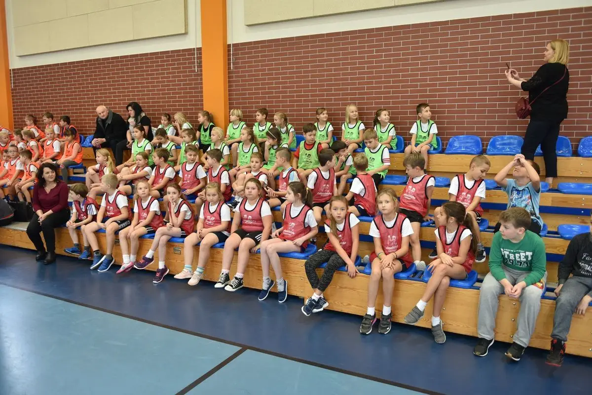 Lekkoatletyka dla Każdego: w zawodach wzięło udział około 300 uczniów podstawówek