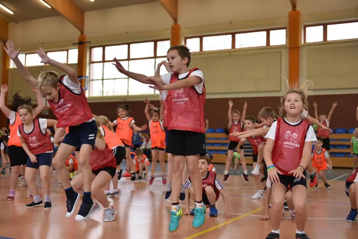 Lekkoatletyka dla Każdego: w zawodach wzięło udział około 300 uczniów podstawówek