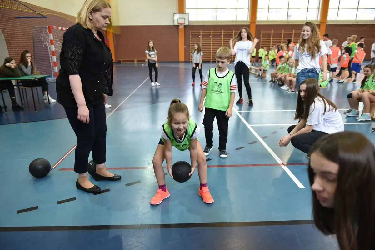 Lekkoatletyka dla Każdego: w zawodach wzięło udział około 300 uczniów podstawówek