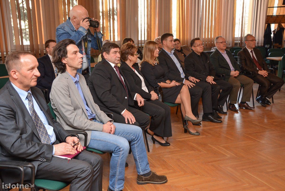 Niemal 5 mln zł na powiatowe szkolnictwo zawodowe. Umowa o dofinansowanie podpisana