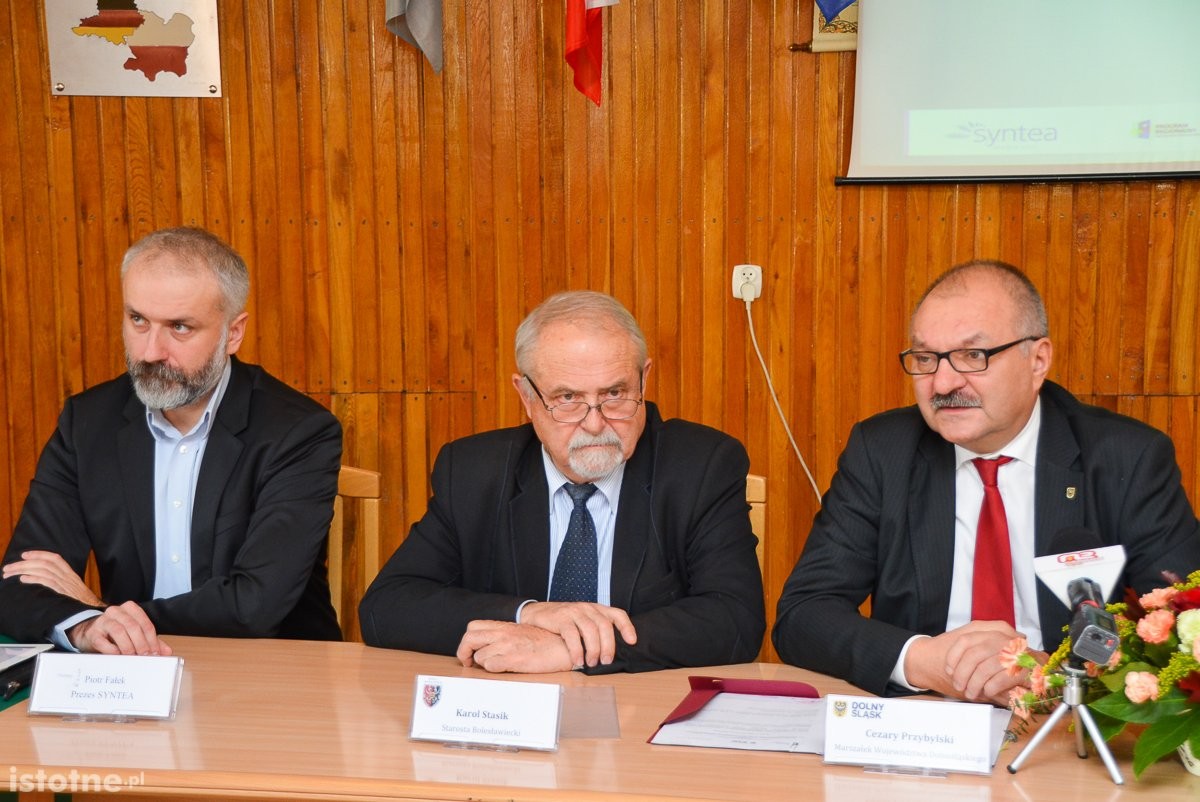 Niemal 5 mln zł na powiatowe szkolnictwo zawodowe. Umowa o dofinansowanie podpisana