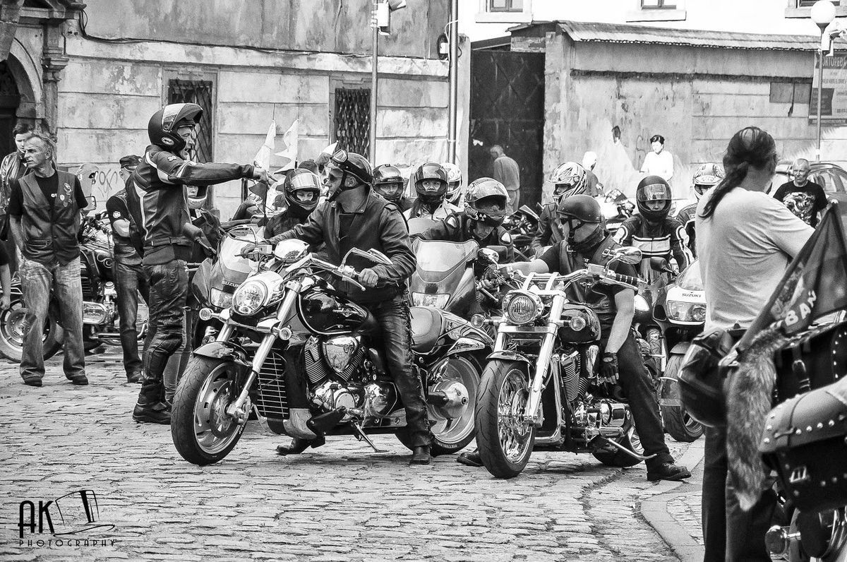 Agata Koziarz: Z miłości do fotografii, muzyki i… motocykli