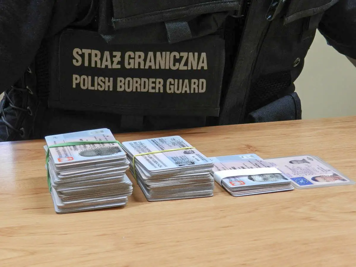 Незаконно переправляли українців до Великої Британії. Затримано двох жителів повіту