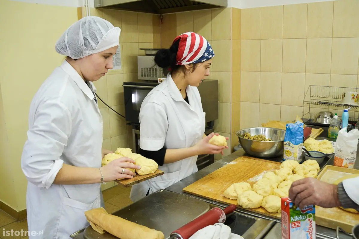 Kiermasz w Zespole Szkół Ogólnokształcących i Zawodowych. Przyjdź i pomóż chorej Zuzi