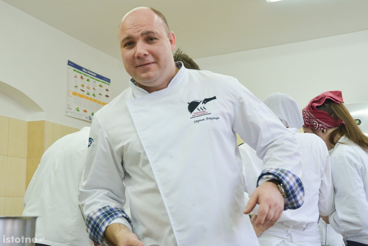 Kiermasz w Zespole Szkół Ogólnokształcących i Zawodowych. Przyjdź i pomóż chorej Zuzi