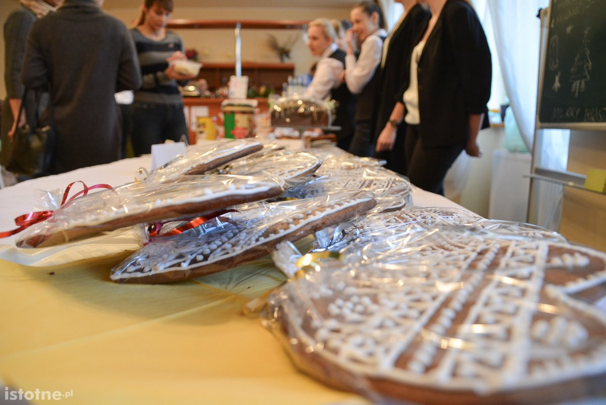 Kiermasz w Zespole Szkół Ogólnokształcących i Zawodowych. Przyjdź i pomóż chorej Zuzi