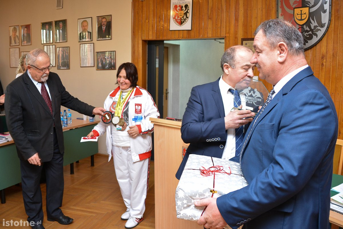 Powiat uhonorował zdobywczynię Pucharu Świata Sonię Turzyniecką