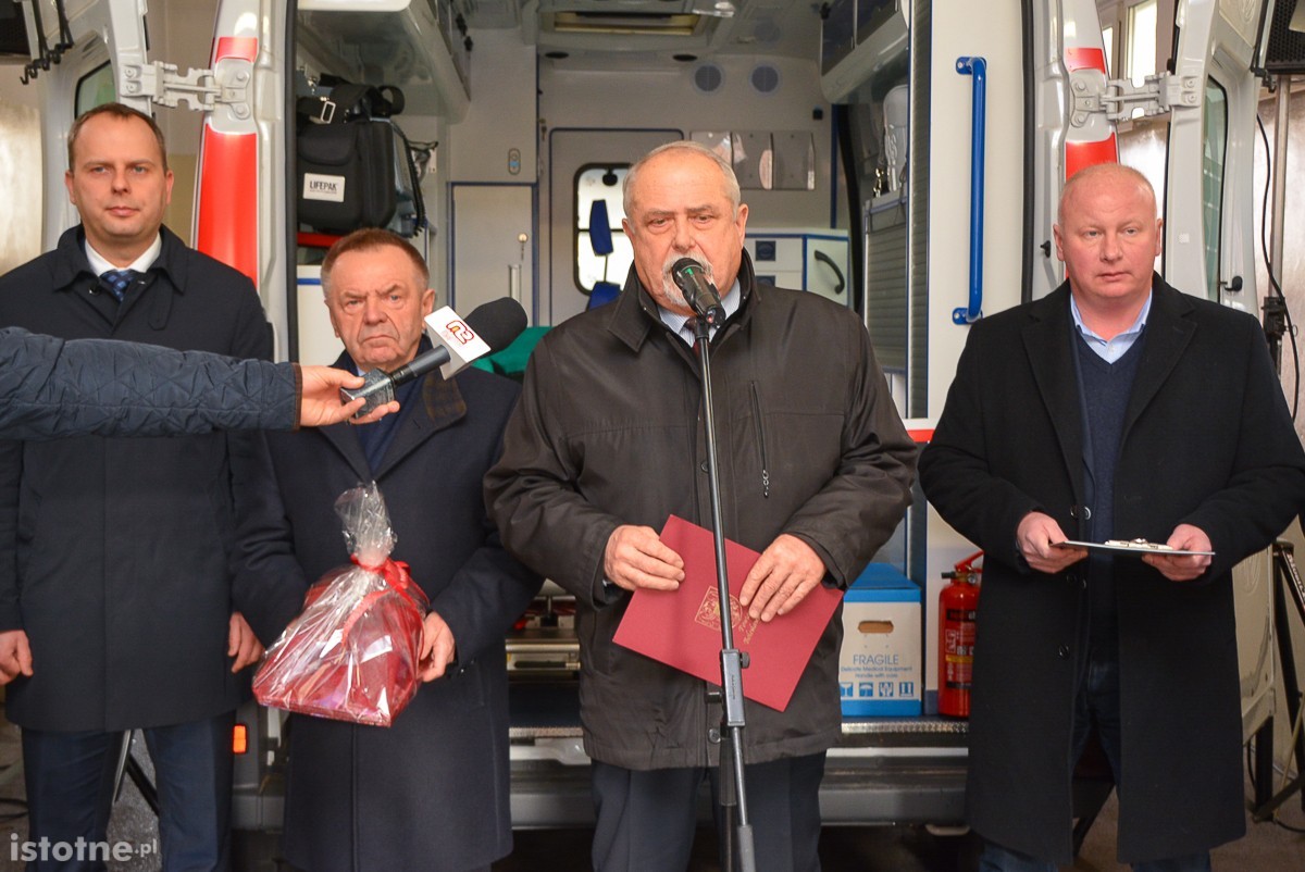 Bolesławiecki szpital z nową karetką