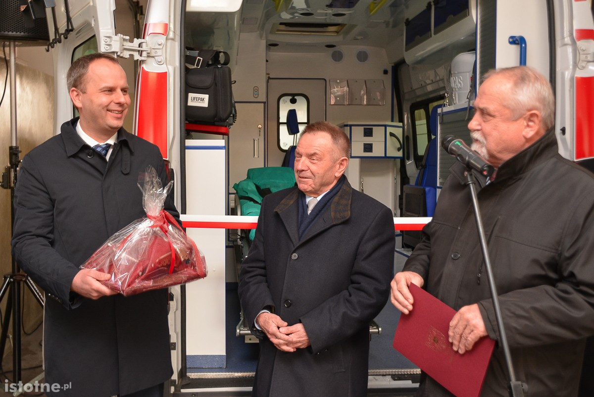 Bolesławiecki szpital z nową karetką