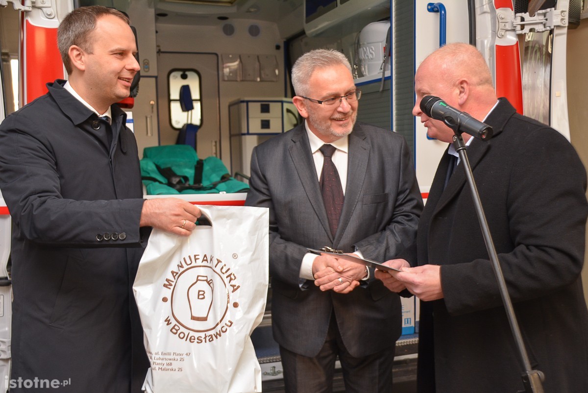 Bolesławiecki szpital z nową karetką