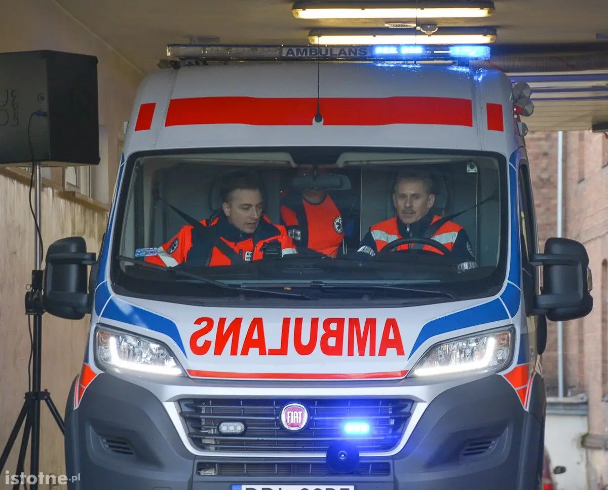 Bolesławiecki szpital z nową karetką