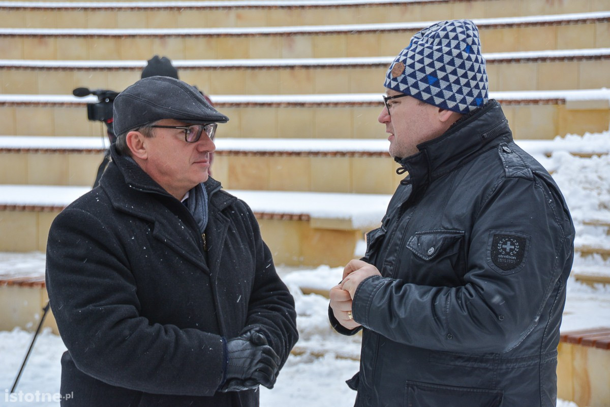 Amfiteatr w parku miejskim po remoncie