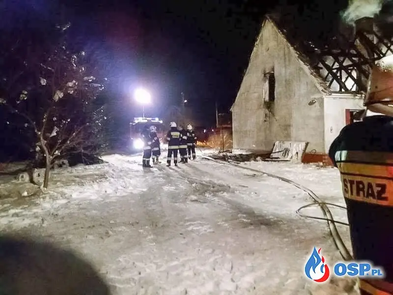 Pożar dachu budynku w Ołoboku