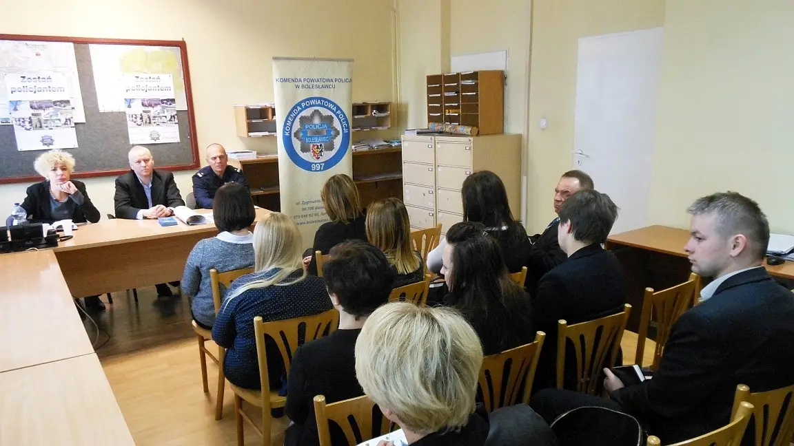 Policja zachęca do pracy w policji