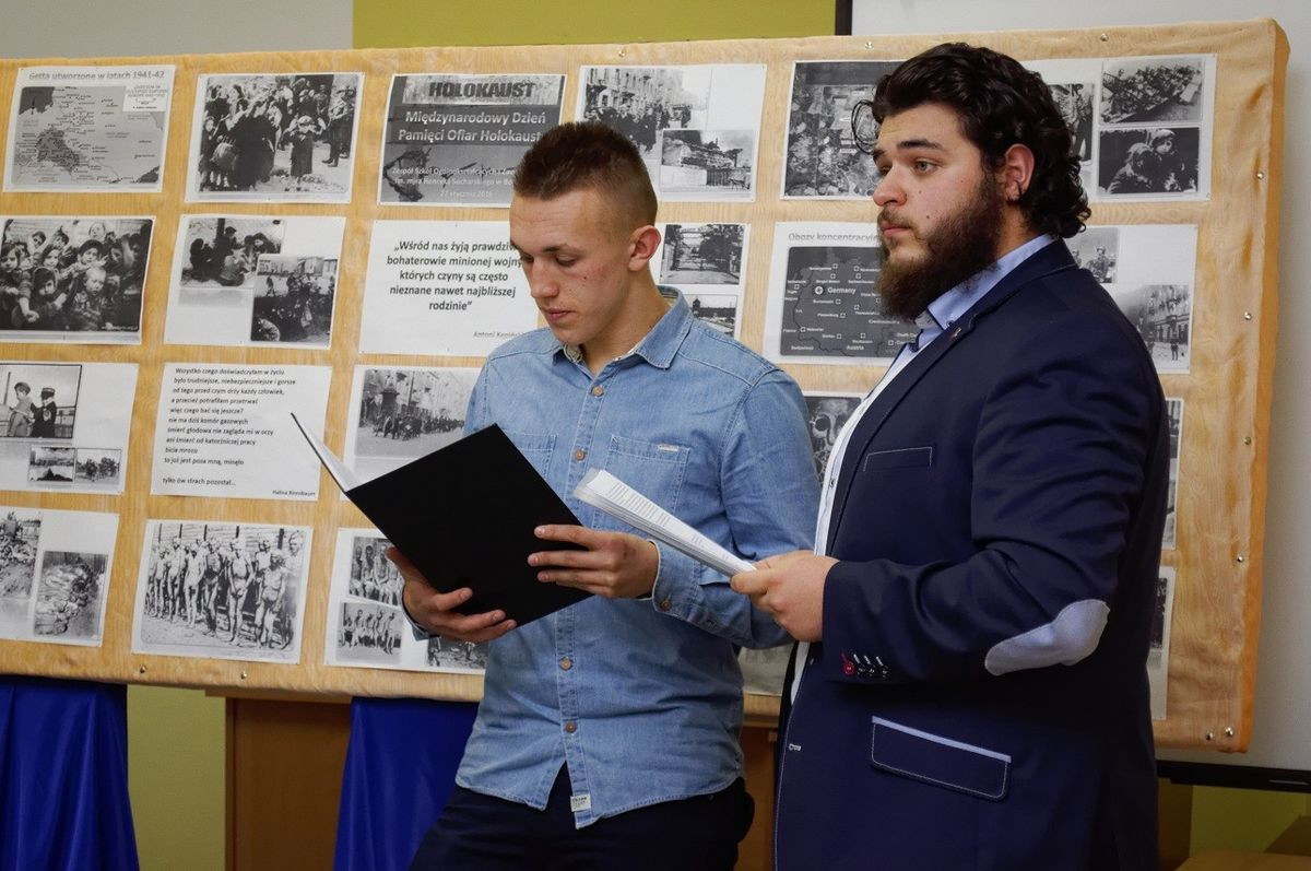 Upamiętnili zagładę dzieci w obozie koncentracyjnym Auschwitz-Birkenau